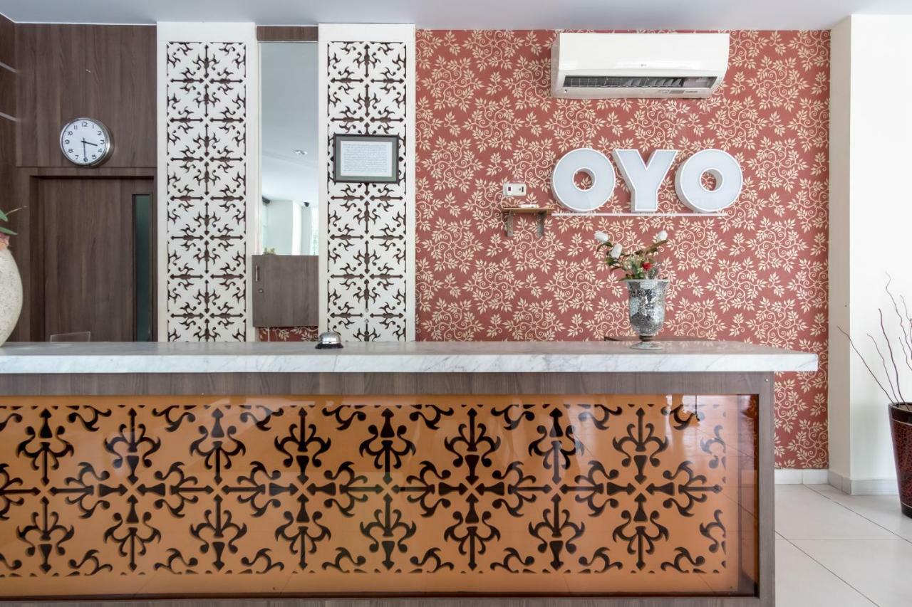 Oyo Flagship 1348 Hotel Home Anaya Medan Exterior foto