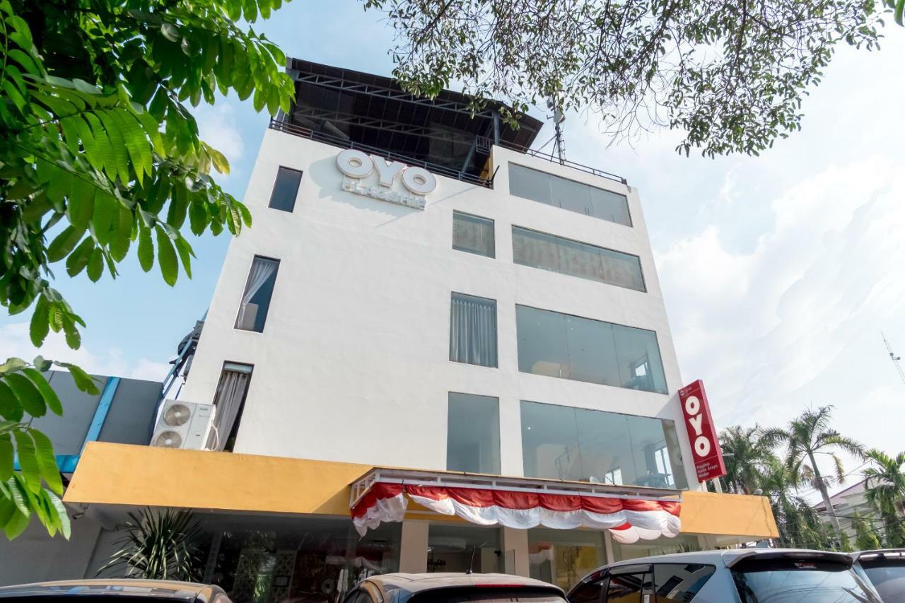 Oyo Flagship 1348 Hotel Home Anaya Medan Exterior foto